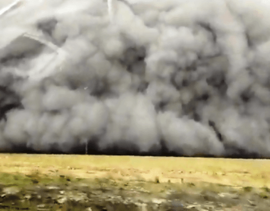 CONSECUENCIA DE LOS INCENDIOS: Por el viento, se levantó una inmensa pared de cenizas en Corrientes