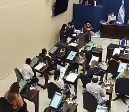 ESCANDALO EN LA LEGISLATURA DE FORMOSA: El presidente nato del cuerpo, vicegobernador, Eber Solís, censuró a diputados de la oposición
