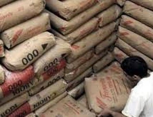 AUMENTOS: En 5 días la bolsa de harina subió subió 700 pesos.