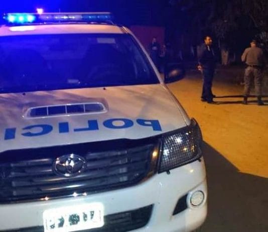 TRES LAGUNAS: Dos efectivos de la policía resultaron lesionados cuando uno de ellos limpiaba su arma y accidentalmente se escapó un proyectil.