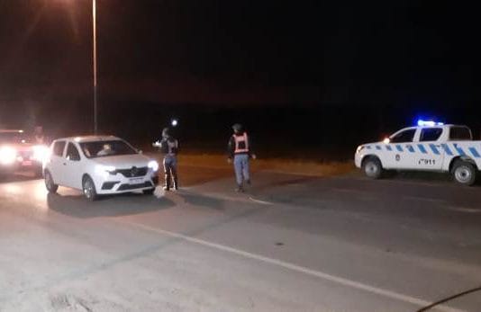 EL ESPINILLO: Operativo conjunto de control vehicular en el cruce de las rutas Nacional 86 y Provincial N° 3.