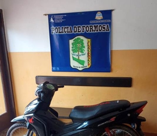 LAGUNA NAINECK: Rápida intervención la policía recuperó una motocicleta hurtada.