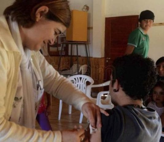 Las provincias aplican la cuarta dosis de vacuna anticovid en paralelo a la antigripal