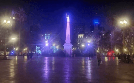 TRACTORAZO DEL CAMPO: Así limpiaron los productores la Plaza de Mayo