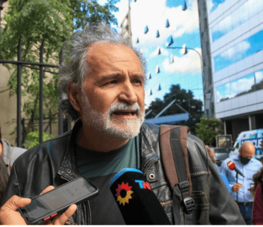 No hubo acuerdo entre Gobierno y piqueteros y siguen las marchas, pero sin acampes, mientras se negocia