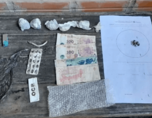 LAGUNA BLANCA: Desbarataron centro de distribución de drogas