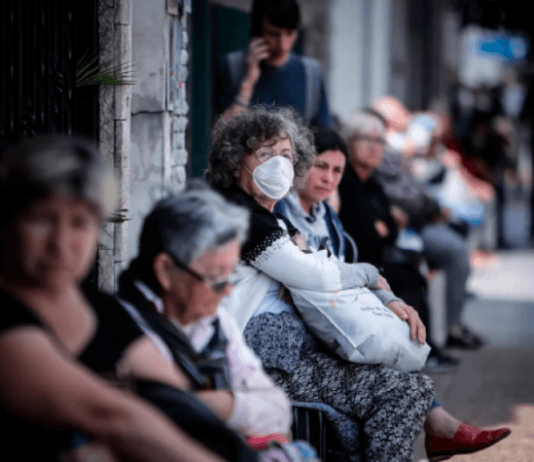 El Gobierno confirmó que el bono para jubilados será de $6.000 para abril y que podría haber otro similar en seis meses