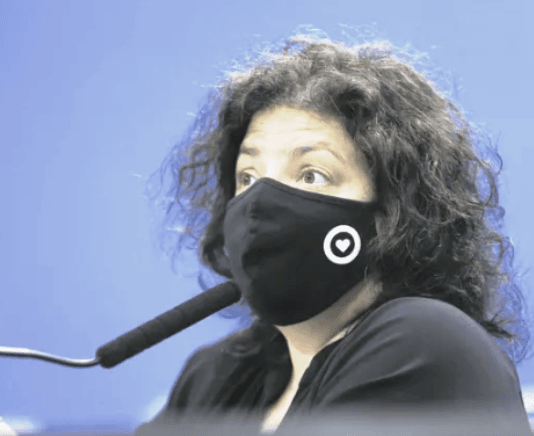 COVID 19: Anuncian la aplicación de la cuarta dosis de la vacuna a mayores de 50, grupos de riesgo y docentes.