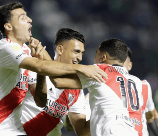 River Plate sufrió, pero le ganó 2 a 1 a Banfield y da pelea en la Copa de la Liga