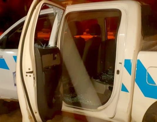 MISION TACAAGLÉ: Originarios dañaron un móvil en colonia Aborigen.