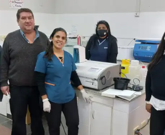 EL ESPINILLO: En el laboratorio del hospital se instaló un nuevo y moderno equipo.