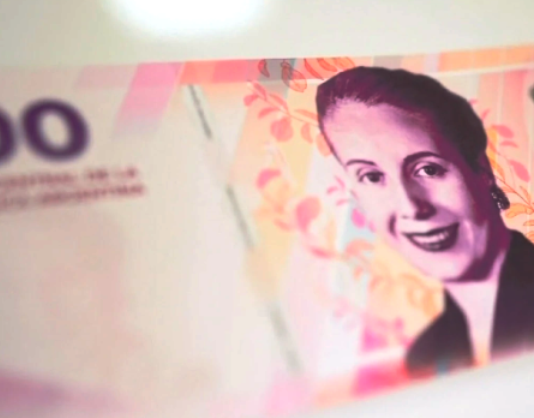 Volvió Evita, pero como propina: la impresión de billetes que no van a alcanzar para nada