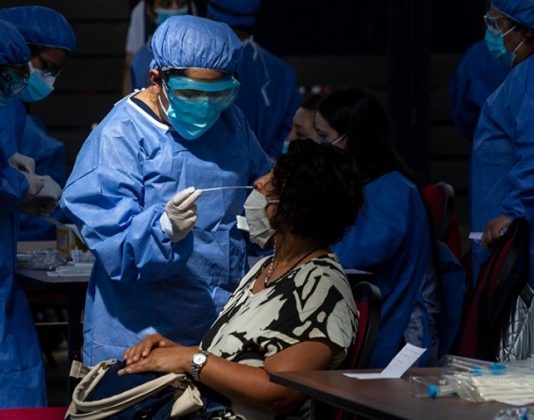 AUMENTAN LOS CASOS. Covid: probabilidad «alta» de transmisión en CABA y 9 provincias con riesgo «medio»