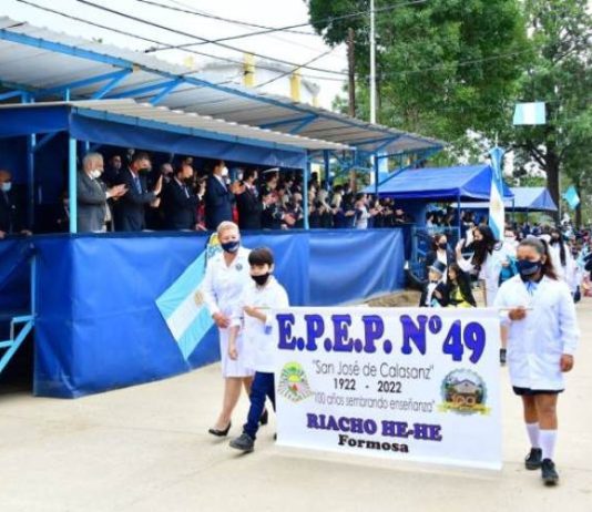 El gobernador Insfrán presidió el acto del 25 de Mayo realizado en Riacho He Hé