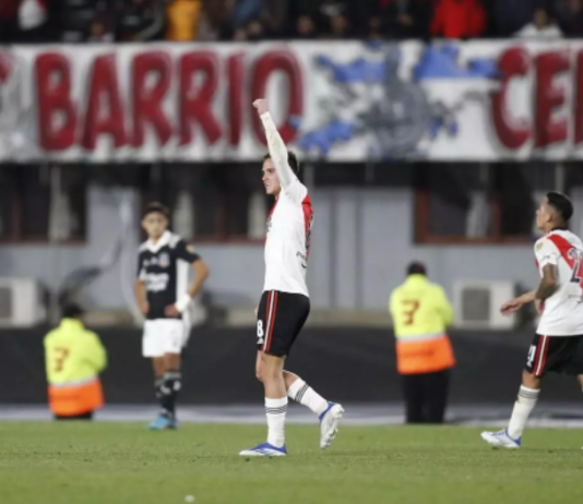 River goleó a Colo Colo, clasificó a octavos de Libertadores y se aseguró el primer puesto en su grupo