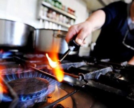 El Gobierno dispuso aumentos en las tarifas de luz y gas a partir de junio