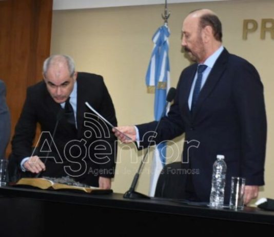 Insfrán tomó juramento al nuevo ministro de la Producción y Ambiente, Alejandro García