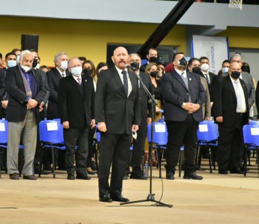 Gildo Insfrán presidió el acto central por el Día de la Bandera