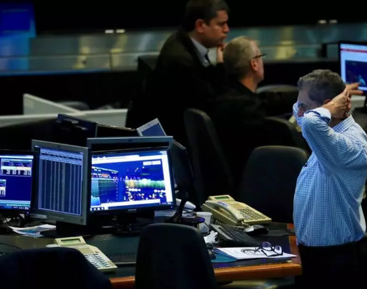 El riesgo país alcanzó su máximo en los últimos 20 meses y se desplomaron los bonos