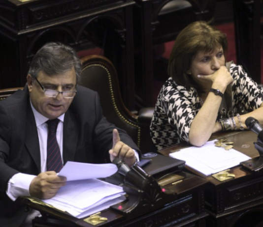 La oposición contra Fernández por la visita a Sala: «No se hace cargo de gobernar un país en llamas»