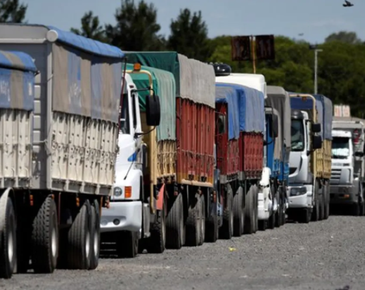 COMBUSTIBLES: Fracasó la reunión por el gasoil con transportistas y continuarán los cortes de ruta