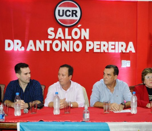 En una emotiva demostración de unidad y mistica militante asumieron las nuevas autoridades de la Unión Cívica Radical