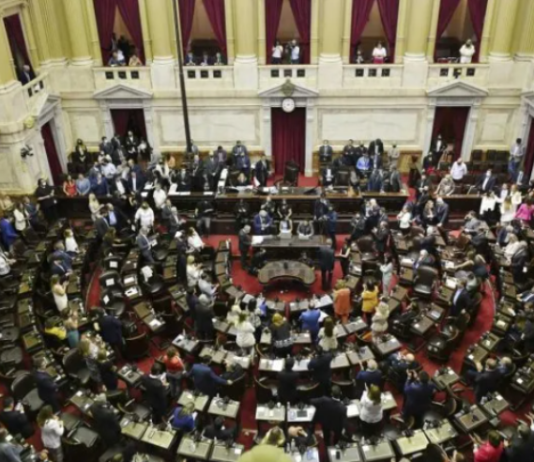 Aclaran que el aumento salarial en el Congreso no es para diputados y senadores