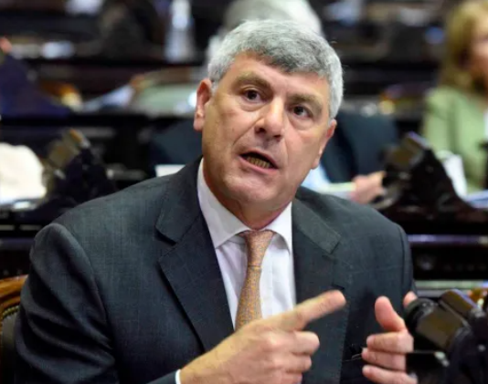 Diputados de la oposición exigen que el Congreso discuta una nueva Ley de Semillas