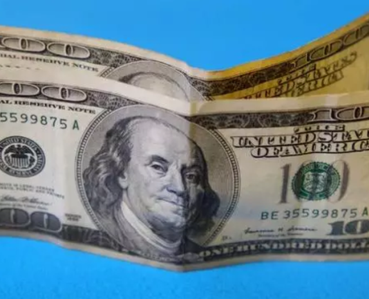 Se derrumba el peso: cotización del dólar “Blue” marca un nuevo récord