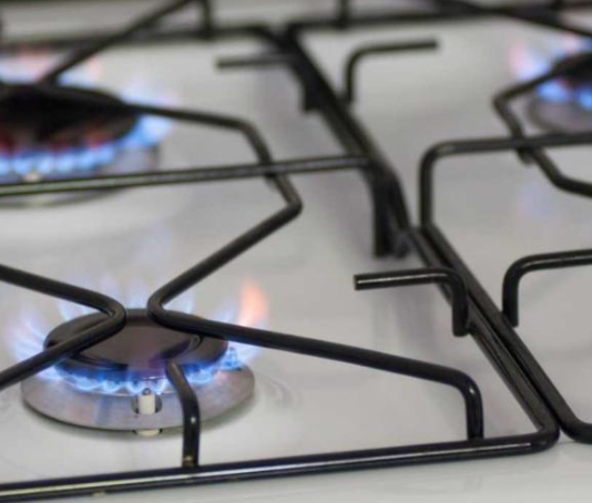 Subsidios a luz y gas: hay plazo hasta fin de julio para inscribirse.