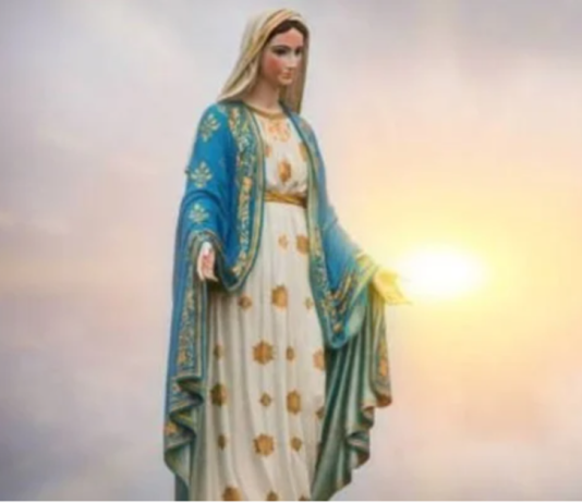 15 DE AGOSTO: Día de la Asunción de la Virgen María al cielo junto a Jesús.