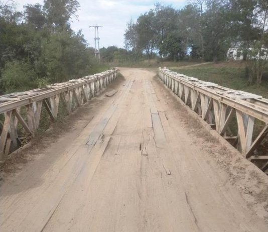 LAGUNA NAINECK: El puente de Paso Barboza requiere urgente reparación.