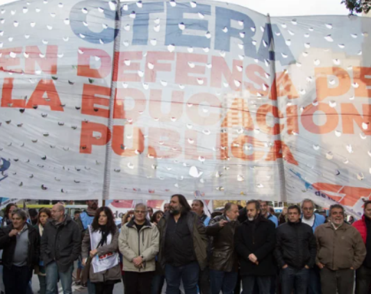 Ctera convocó para hoy a un paro docente en todo el país por un fallo judicial en Chubut
