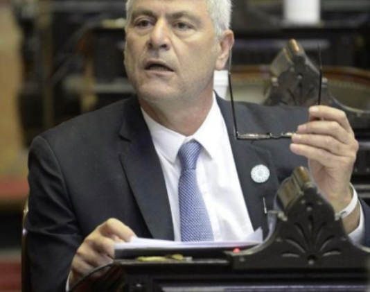 El diputado nacional Buryaile promueve juicio político al presidente de la nación por su reiterada intromisión en el poder judicial.