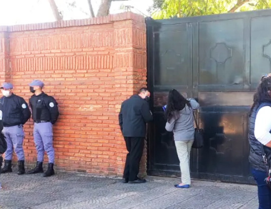 Desalojaron propiedad ocupada por la titular del Tribunal de Cuentas.