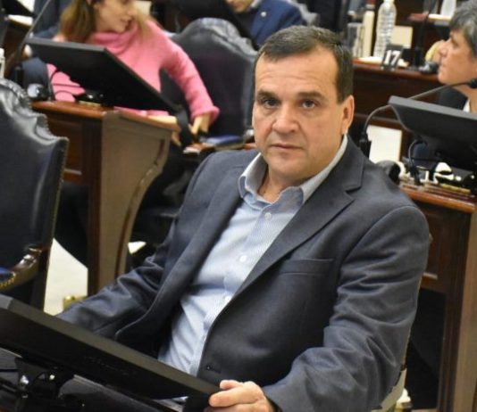 Zárate cargó contra los funcionarios corruptos por el robo de medicamentos oncológicos, mientras los afiliados del IASEP sufren terriblemente