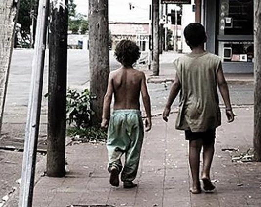 EL DATO QUE MAS DUELE: La pobreza infantil ascendió al 50,9% y afectó a 5,5 millones de menores de 14 años en la primera mitad del año