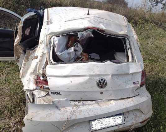 LAGUNA BLANCA: Vuelco de automóvil en Sol de Mayo dejó a su conductor con lesiones.