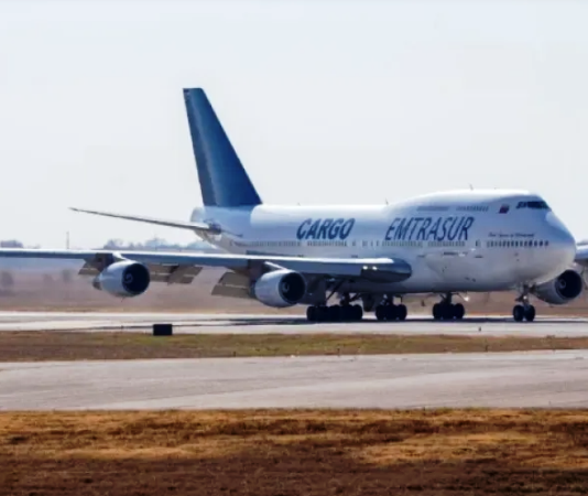 La Cámara Federal de La Plata autorizó la salida del país de 12 tripulantes del avión venezolano-iraní retenido en Ezeiza