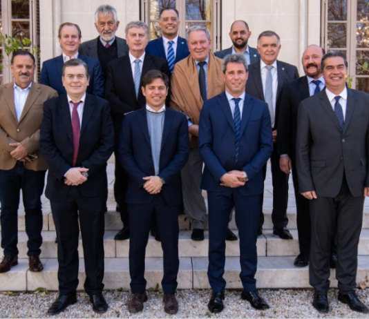 Crece la ofensiva de los gobernadores para que la Casa Rosada suspenda las PASO