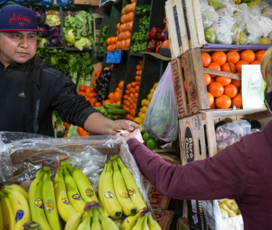 En agosto el consumidor pagó 3,6 veces más de lo que cobró el productor