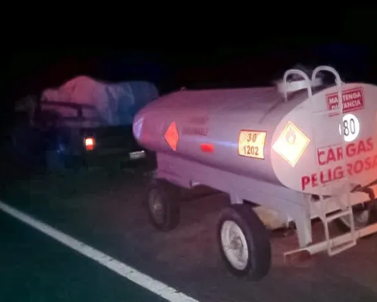 LAGUNA NAINECK: Secuestraron 5.000 mil litros de combustible, una camioneta y un tanque cisterna.