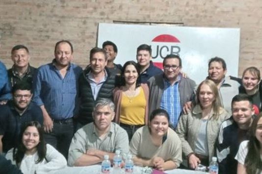 LAGUNA NAINECK: Naidenoff y Zarate encabezaron un encuentro con referentes del radicalismo local.