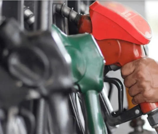 Dos petroleras aumentaron por segunda vez en el mes el precio de sus combustibles en Formosa