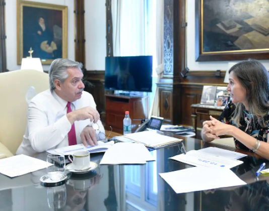 El Gobierno entregará un bono para los sectores vulnerables: será de $45.000 en dos cuotas.