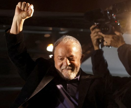 BRASIL: Lula se impuso sobre Bolsonaro por más de 4 puntos y habrá segunda vuelta