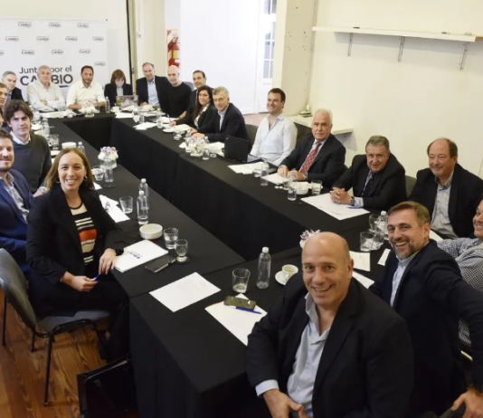 Según una encuesta, Juntos por el Cambio se consolida y el Frente de Todos pierde mes a mes.