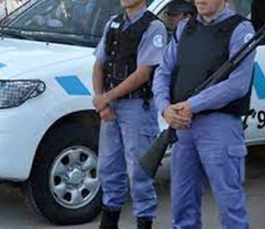 BUENA VISTA: En operativo preventivo la policía secuestró un arma de fuego y armas blancas.