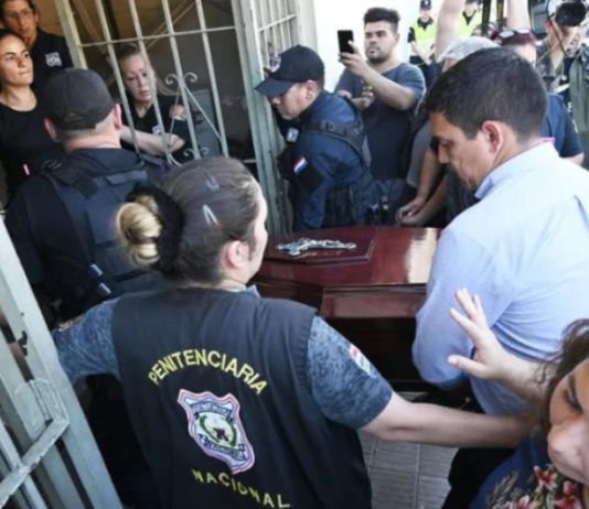 Escándalo en Paraguay: llevaron el ataúd con el cuerpo del líder del EPP a la cárcel donde se encuentra su hermana.
