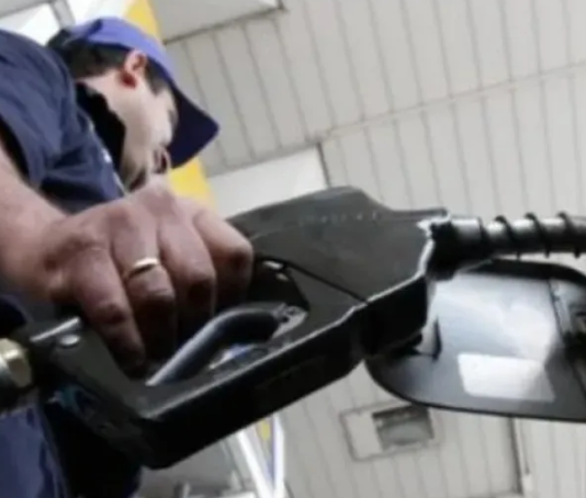 FELIZ NAVIDAD y PRÓSPERO AÑO NUEVO: Habrá aumentos de combustible hasta fin de año, confirma el Gobierno.